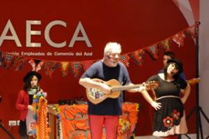 Canciones, baile, pl�stica y globos en el Patas para arriba de la AECA